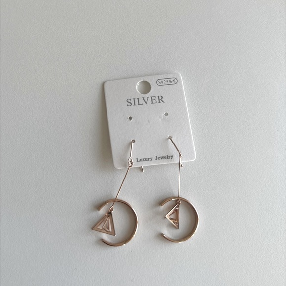 3 for $28🌼 Dainty Dangly Rose Gold earrings - Picture 3 of 6